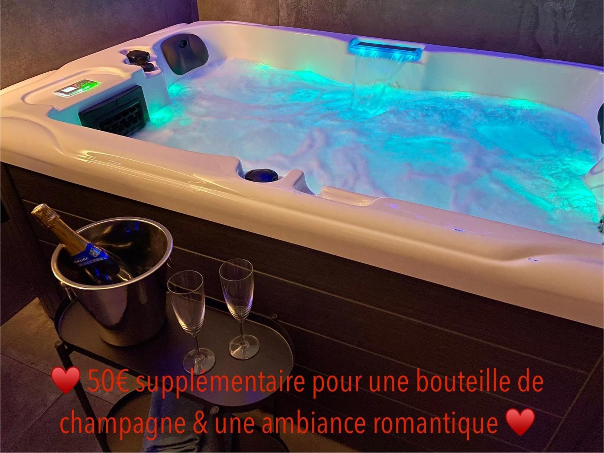 Spa & Vue Mer - Les O De 邦多勒 外观 照片